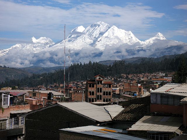 640px-Huascaran_Huandoy_Chopicalqui_seen_from_Huaraz_zps9bfeeee7